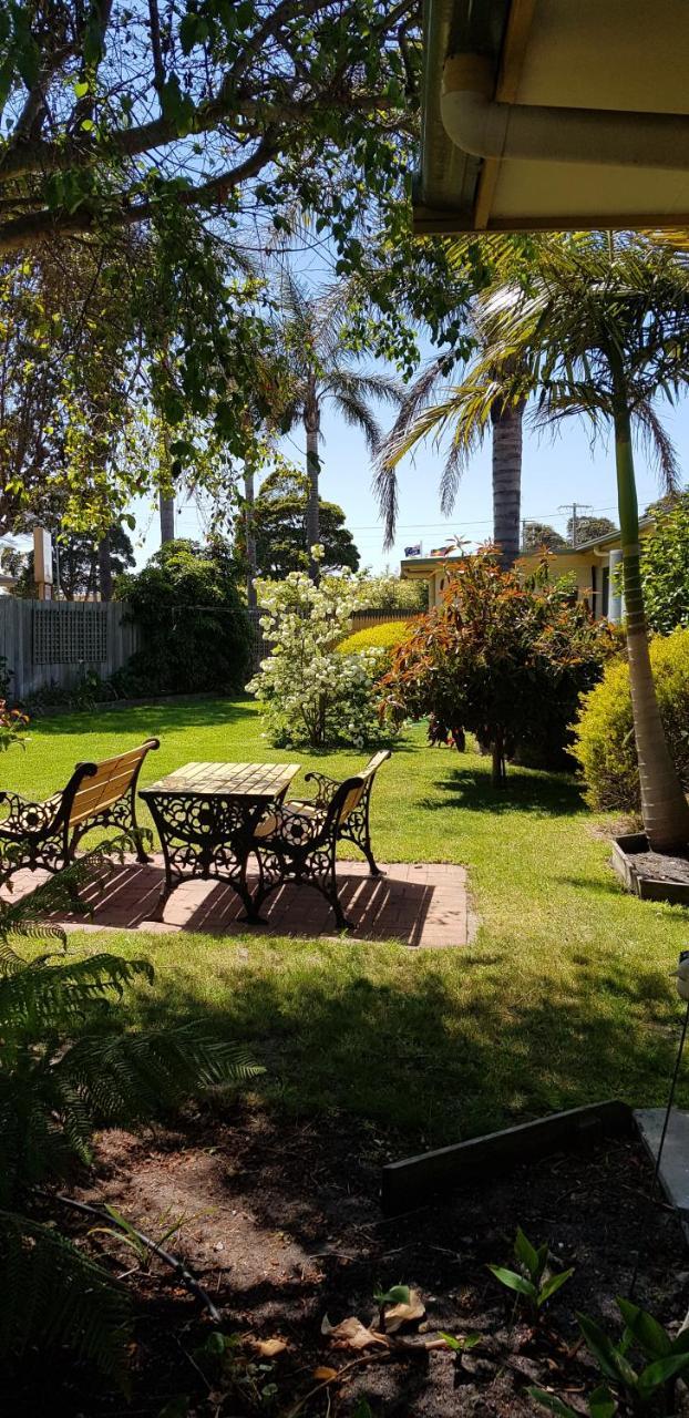 Lakes Entrance Holiday Units Exteriör bild